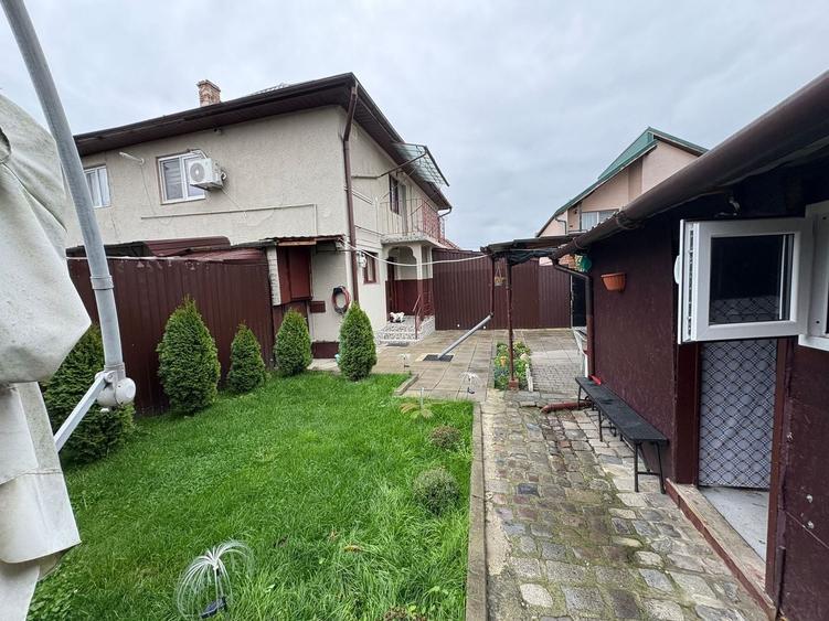 Casă individuală cu 4 camere cu Canalizare în Lazaret
