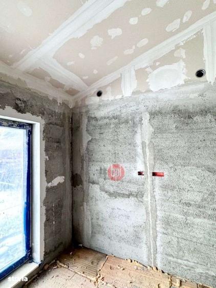 Casă cu 3 camere în Boroaia