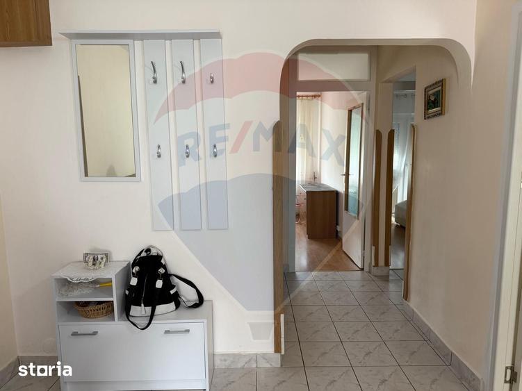 Apartament cu 3 camere în Decebal