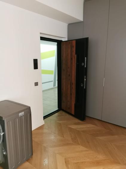 Apartament cu 3 camere decomandat în Voluntari