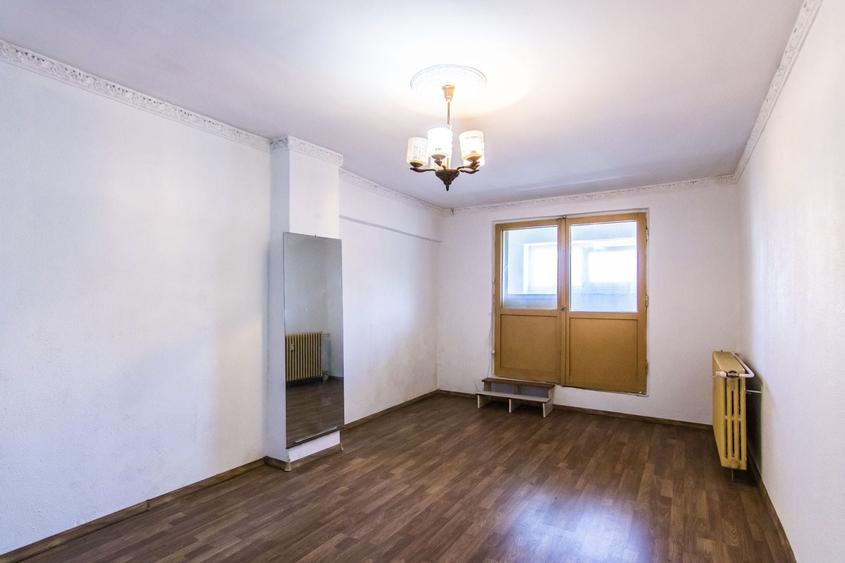 Apartament cu 3 camere decomandat în Dristor