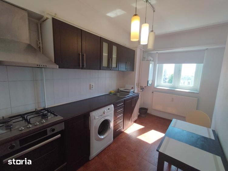 Apartament cu 3 camere în Calea București