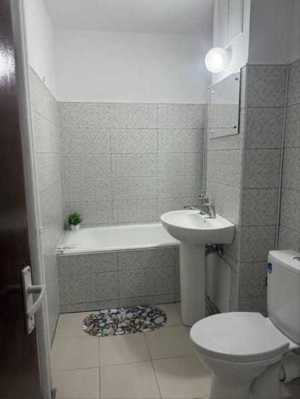 Garsonieră decomandată în 1 Mai
