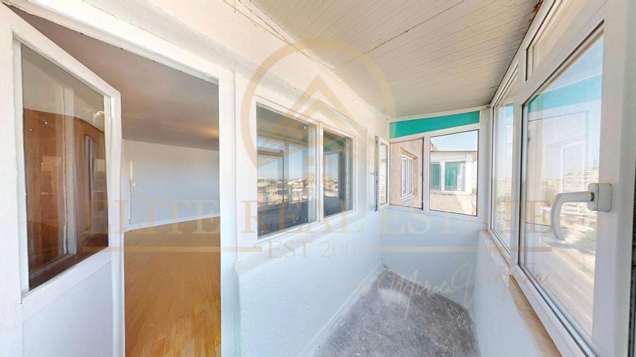 Apartament cu 3 camere decomandat în Casa de Cultură