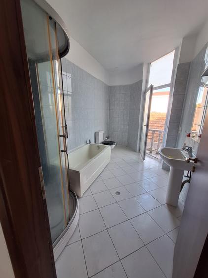 Apartament cu 2 camere nedecomandat în Mehala