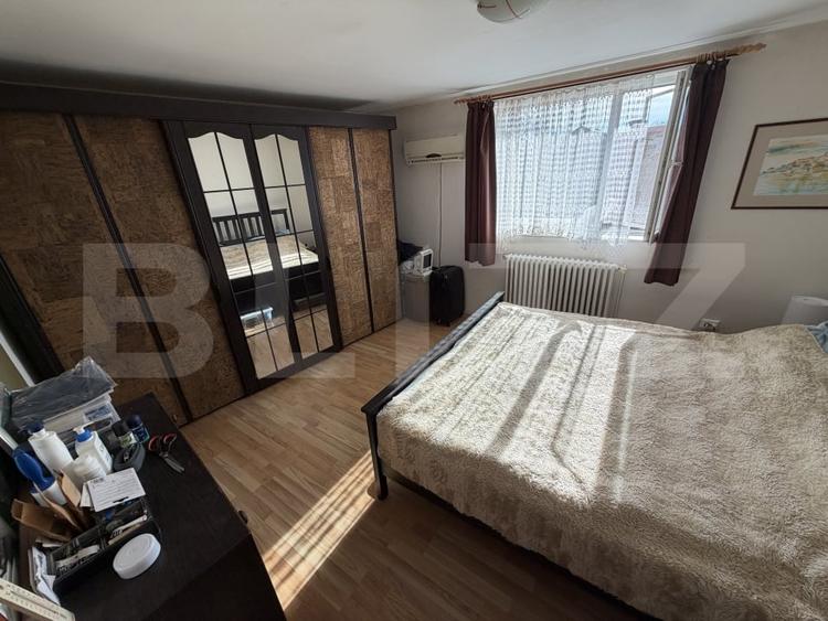 Casă individuală cu 5 camere cu Canalizare în Central