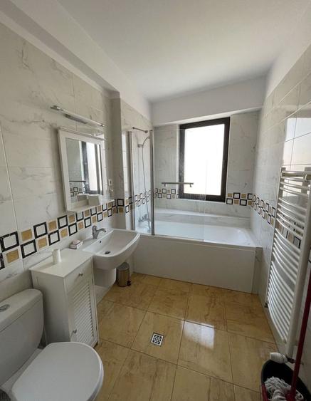 Apartament cu 2 camere semidecomandat, mobilat în Dacia