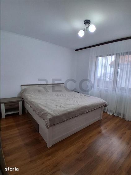 Casă cu 6 camere cu Teren 1073 Mp în Sânmartin