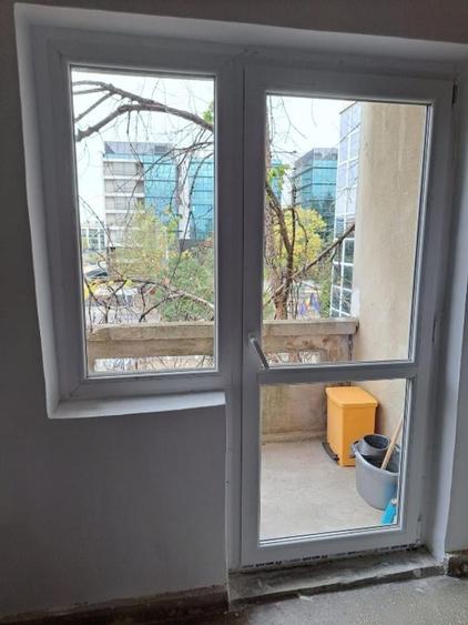 Apartament cu 2 camere decomandat în Drumul Taberei