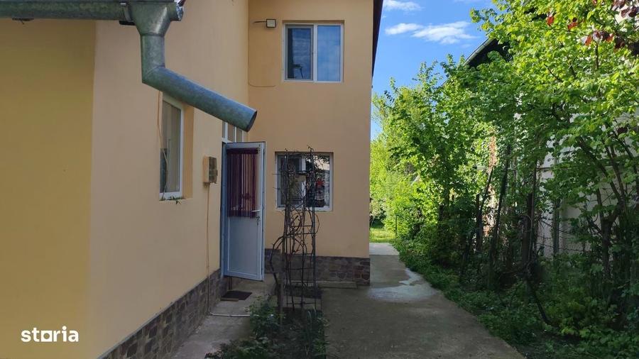 Casă cu 4 camere cu Teren 530 Mp în Răzvad