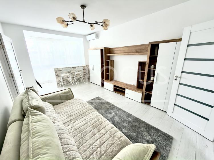 Apartament cu 3 camere semidecomandat, mobilat în Dorobanți