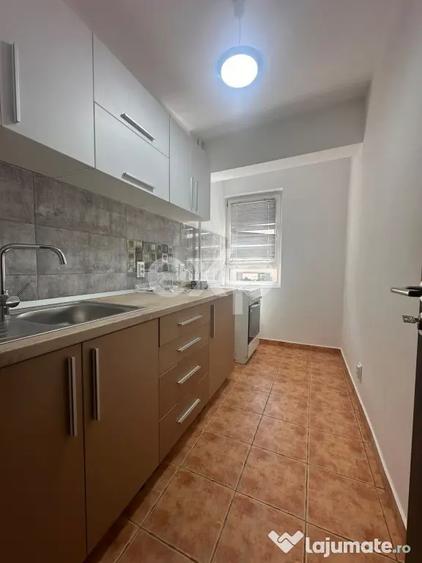 Apartament cu 3 camere semidecomandat în Kogălniceanu