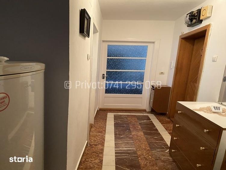 Apartament cu 2 camere decomandat, mobilat în Polivalentă
