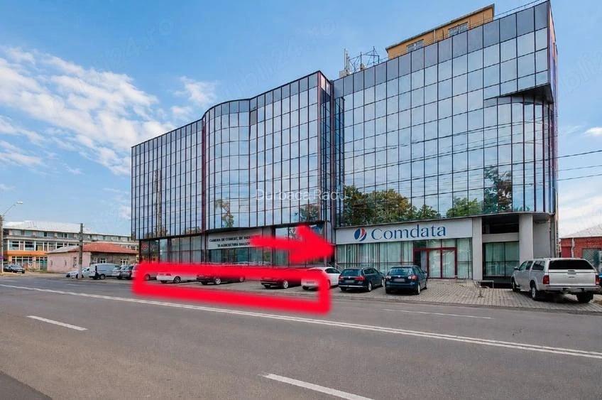 Spațiu comercial, de 300 mp, în Central