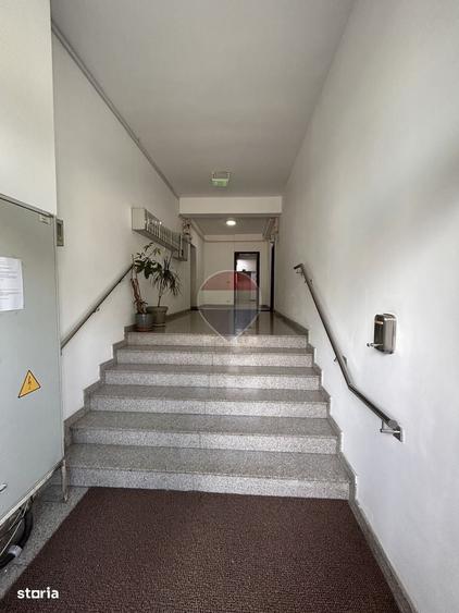 Apartament cu 4 camere în Sisești