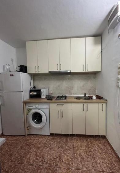 Garsonieră în Jiului
