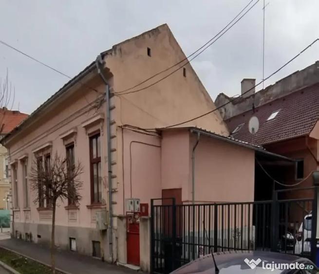 Spațiu comercial, de 213 mp, în Central