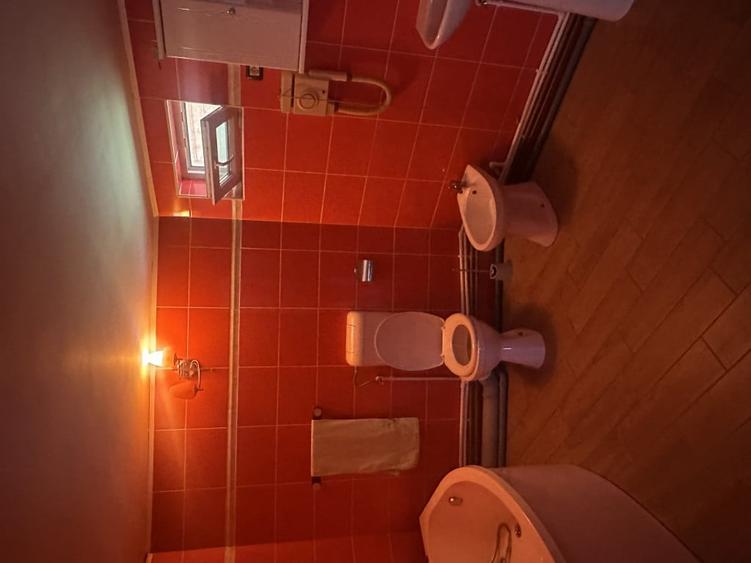 Casă cu 5 camere cu Teren 2800 Mp în Central