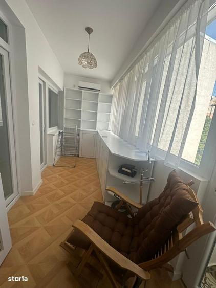 Apartament cu 3 camere semidecomandat, mobilat în Sala Palatului
