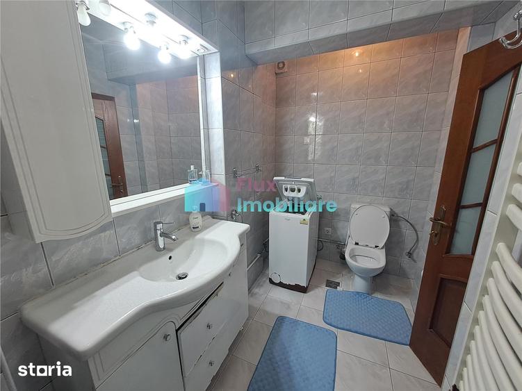 Apartament cu 4 camere decomandat în George Enescu