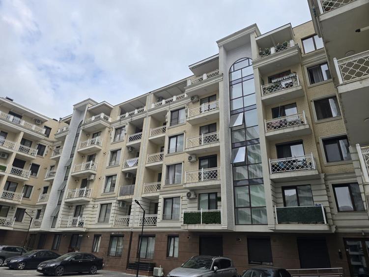Apartament cu 3 camere semidecomandat, mobilat în Copou