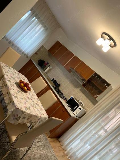 Casă cu 4 camere cu Teren 550 Mp în Central
