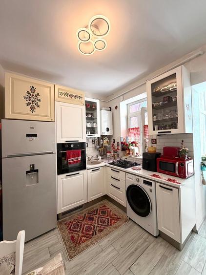 Apartament cu 2 camere semidecomandat în Universitate