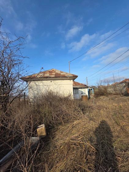 Teren de 2128 mp, în Jijila
