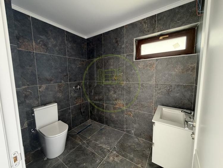 Casă individuală cu 5 camere cu Teren 246 Mp în Preajba