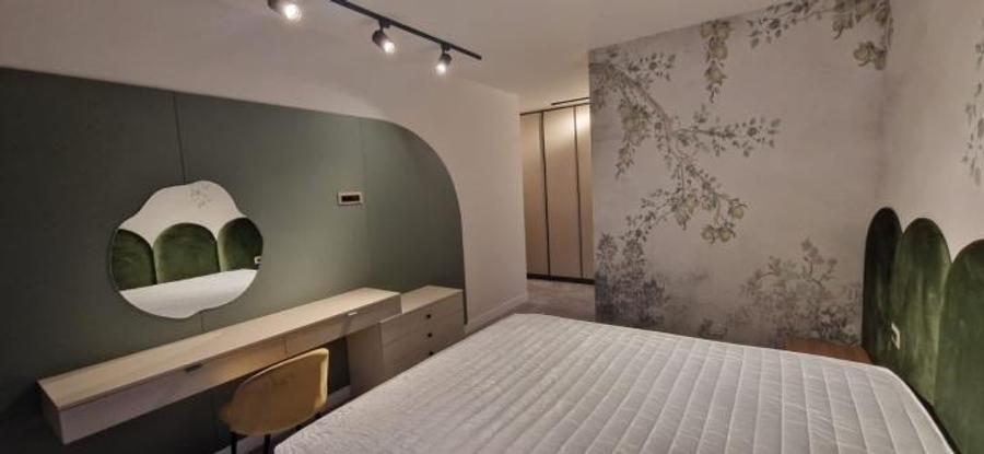 Apartament cu 3 camere semidecomandat, mobilat în Voluntari