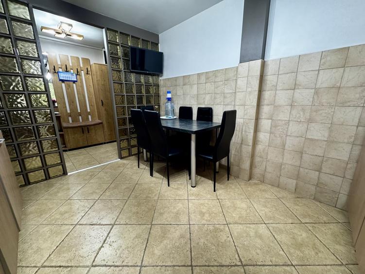 Apartament cu 4 camere decomandat, mobilat în Lipovei