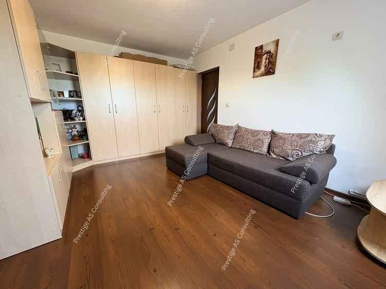 Apartament cu 2 camere semidecomandat, mobilat în Dacia