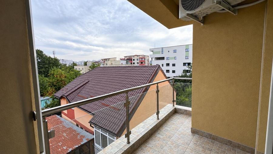 Apartament cu 2 camere semidecomandat, mobilat în Păcii