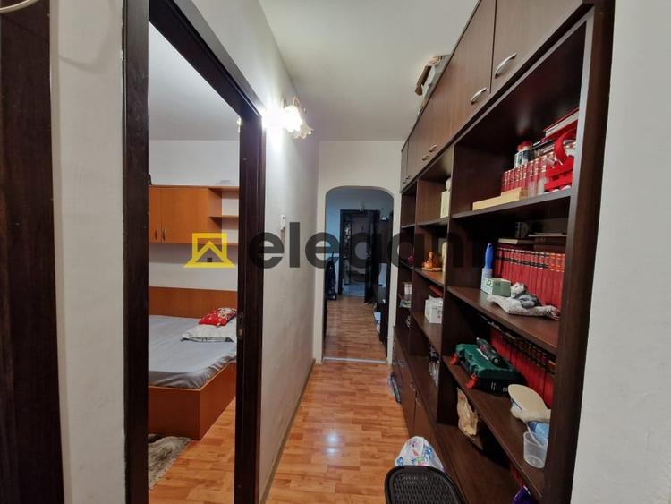 Apartament cu 4 camere semidecomandat, mobilat în Craiovița Nouă