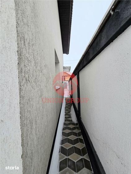 Casă cu 5 camere cu Teren 462 Mp în Lumina