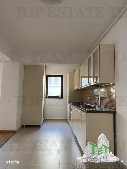 Apartament cu 3 camere semidecomandat în Aviatorilor