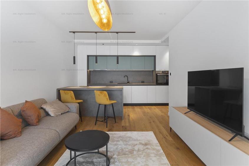 Apartament cu 3 camere decomandat, mobilat în Central