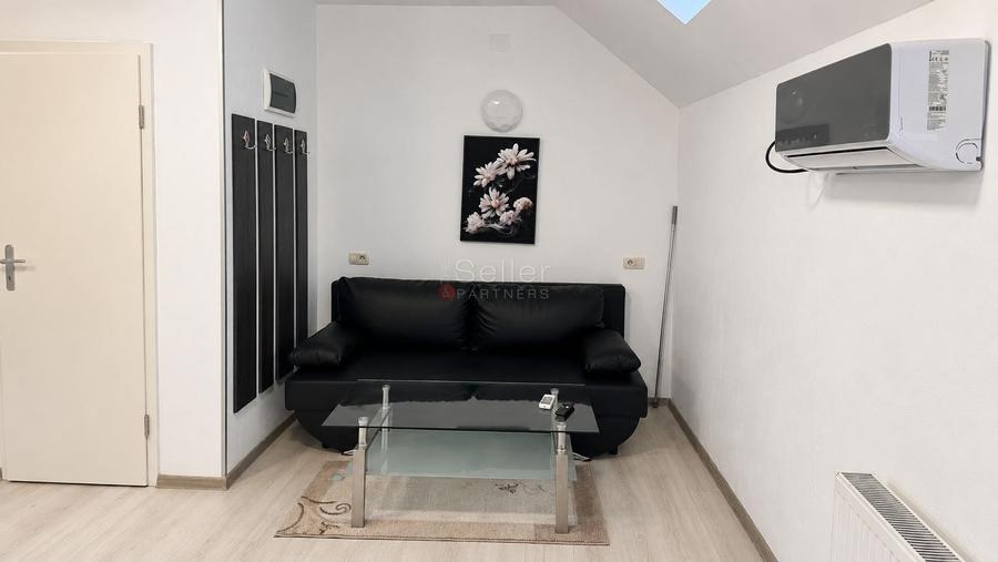 Apartament cu 3 camere decomandat, mobilat în Brașovul Vechi