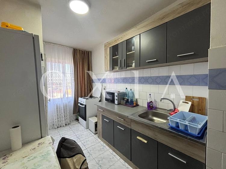 Apartament cu 3 camere semidecomandat în Gheorghe Lazăr
