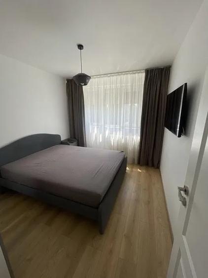 Apartament cu 4 camere decomandat, mobilat în Arcul de Triumf