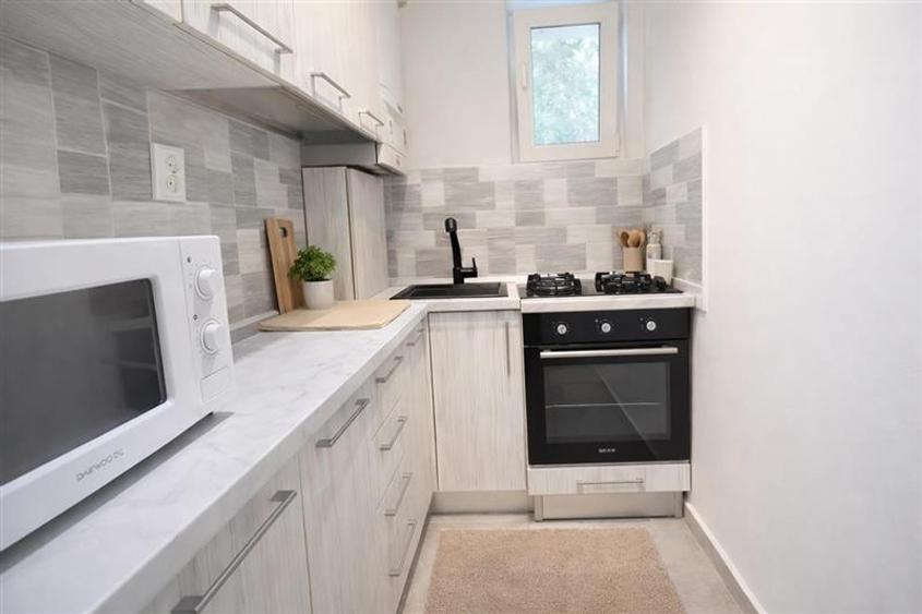 Apartament cu 3 camere circular, mobilat în Budai