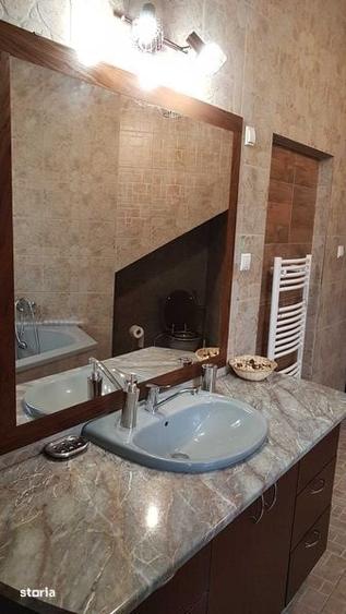 Apartament cu 3 camere în Mărăști
