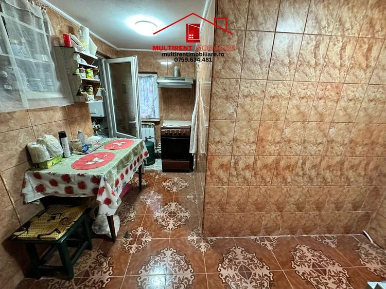 Casă individuală cu 6 camere cu Teren 693 Mp în Exterior Sud
