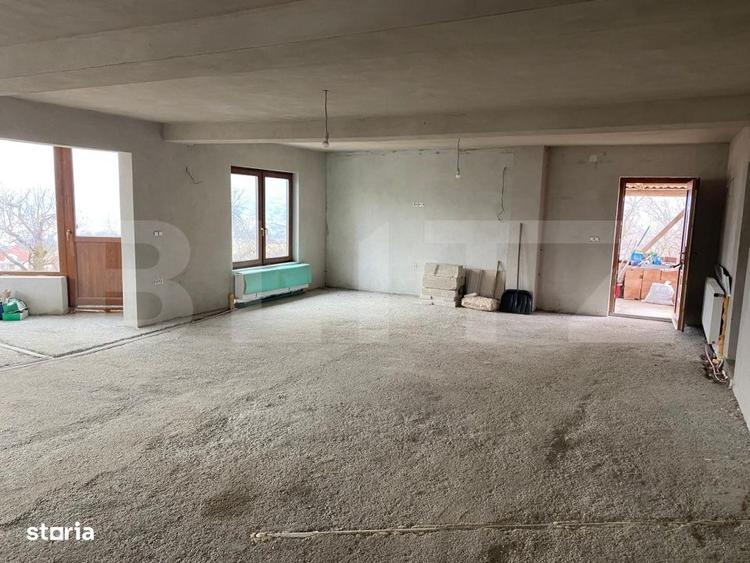 Casă cu 4 camere cu Teren 7100 Mp în Salva
