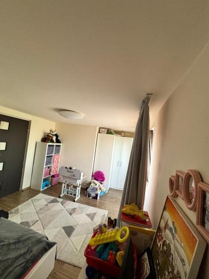 Casă cu 4 camere cu Teren 450 Mp în Domnești