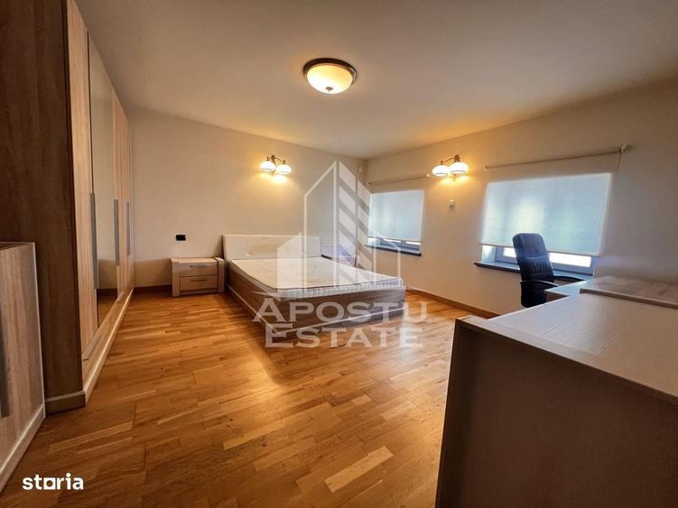 Apartament cu 3 camere în P-ța Unirii