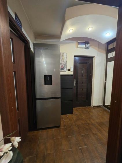 Apartament cu 2 camere decomandat în Drumul Taberei
