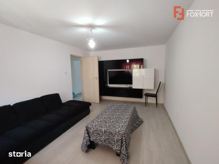 Apartament cu 3 camere decomandat, mobilat în Lunei
