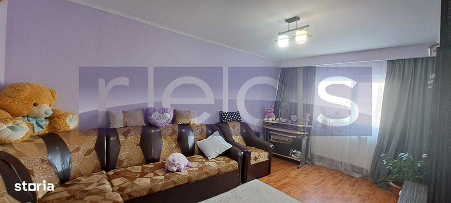 Apartament cu 3 camere decomandat, mobilat în Central