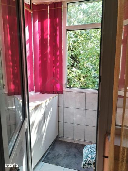 Apartament cu 4 camere semidecomandat în Alexandru cel Bun